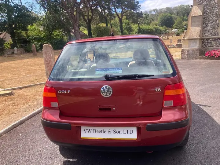 Volkswagen Golf 2000 photo 2