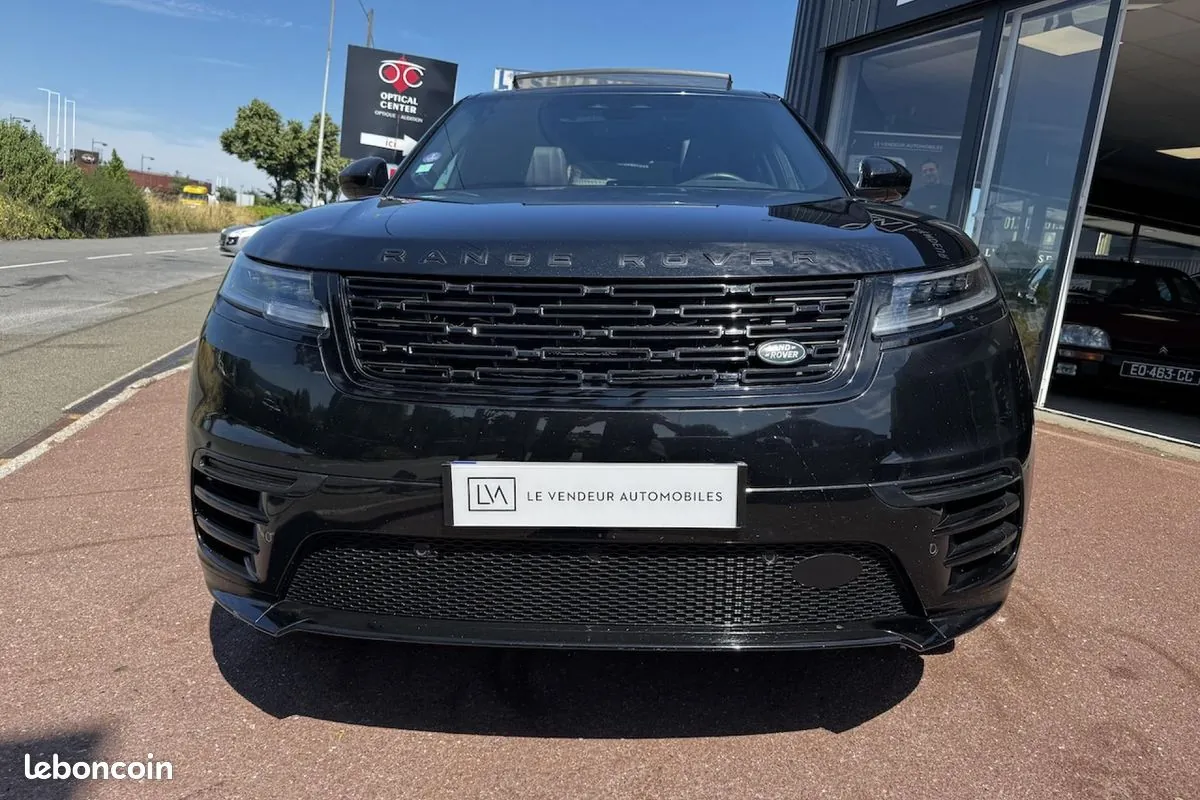 Land Rover Range Rover Velar 2023 photo 3