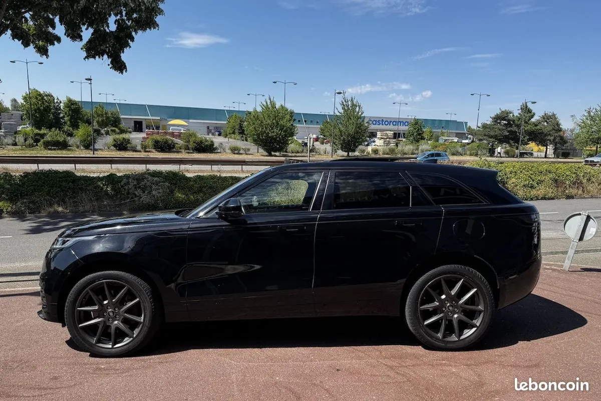 Land Rover Range Rover Velar 2023 photo 4