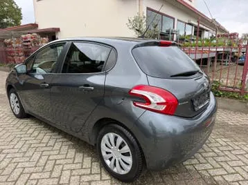Peugeot 208 2014 photo 2