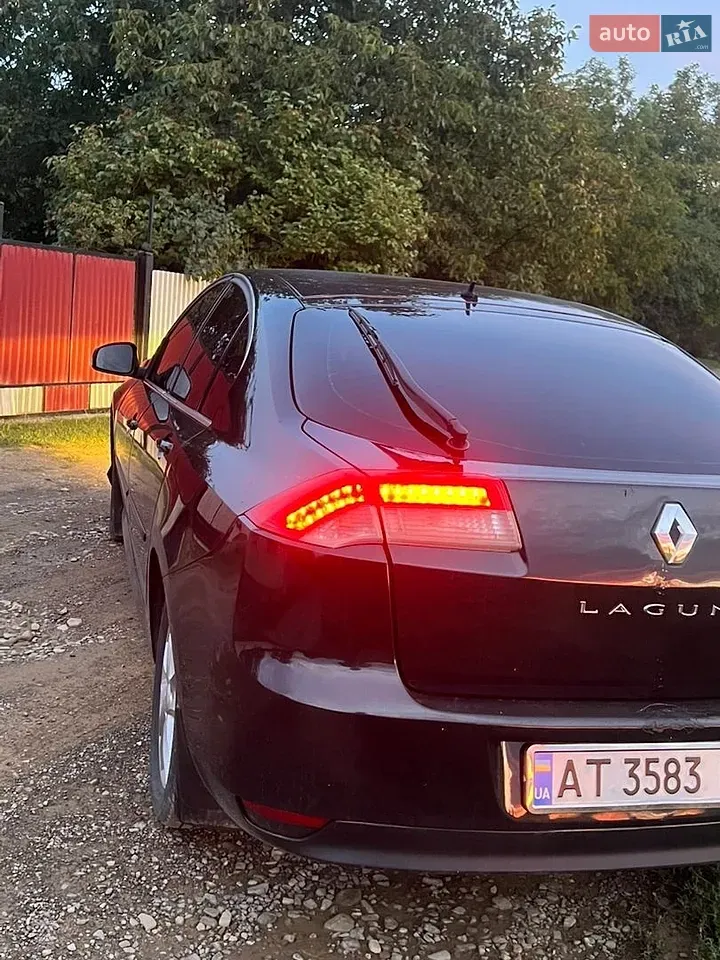 Renault Laguna 2010 photo 5