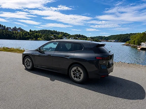 BMW Ix 2022 photo 2