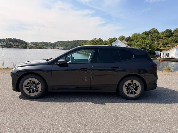 BMW Ix 2022 photo 4