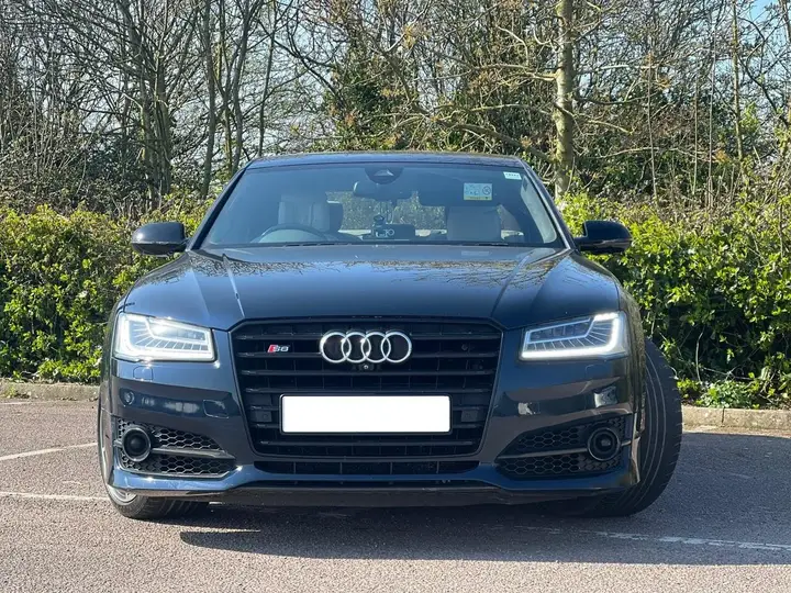 Audi S8 2017 photo 3