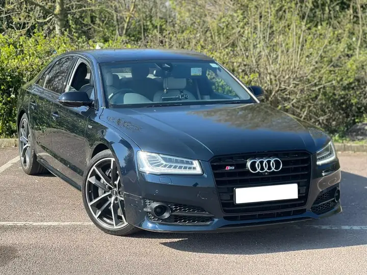 Audi S8