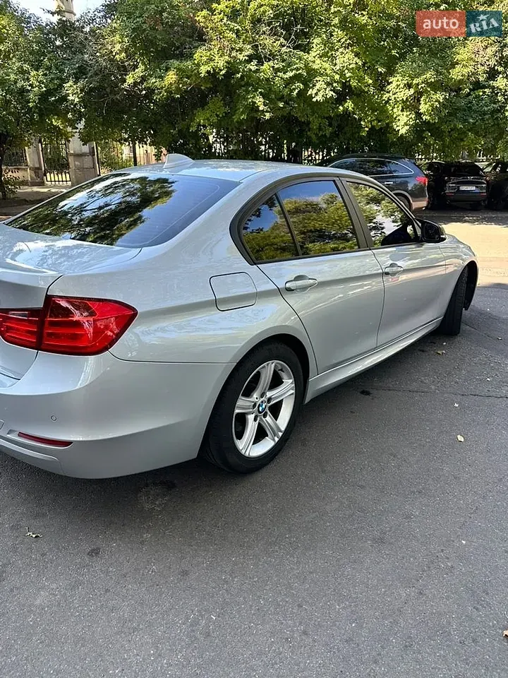 BMW 3 Series 2012 photo 4