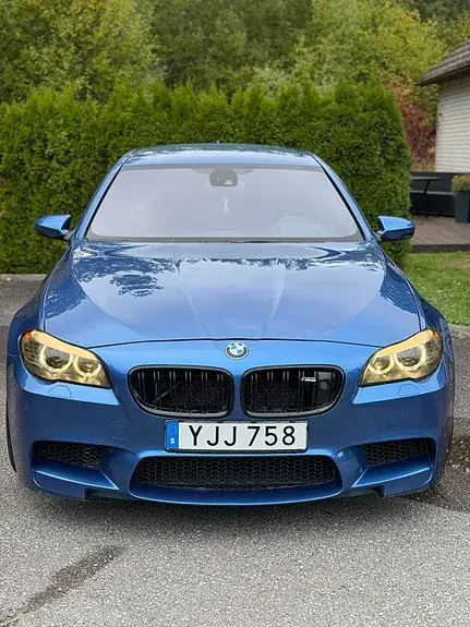 BMW M5 2012 photo 2