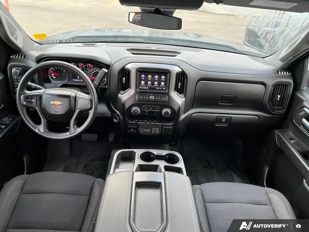 Chevrolet Silverado 1500 2023 photo 3