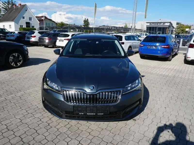 Skoda Superb 2021 photo 2