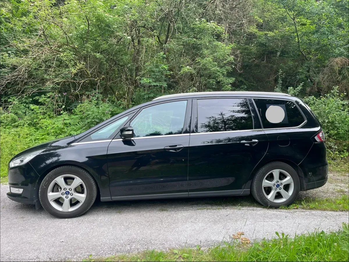 Ford Galaxy 2016 photo 2