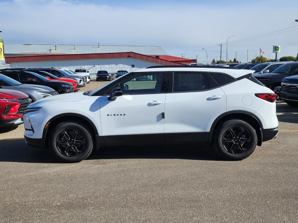 Chevrolet Blazer 2026 photo 3