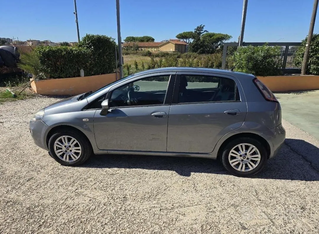 Fiat Punto 2012 photo 4