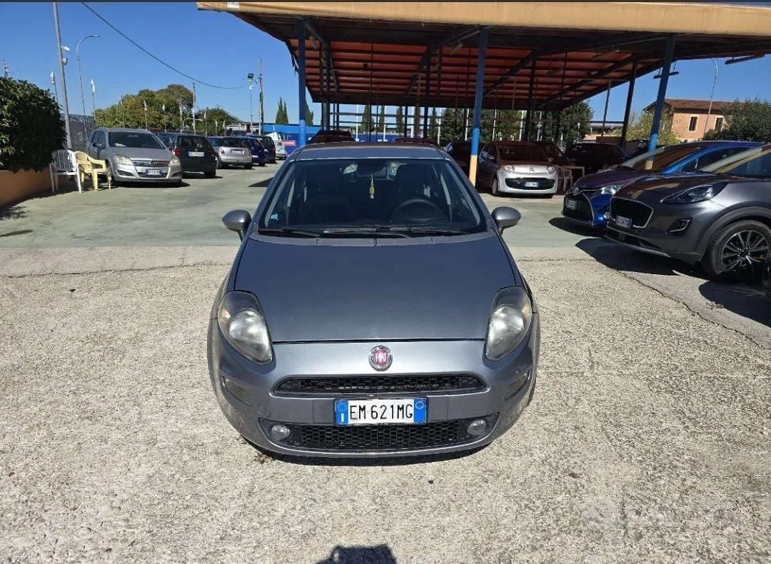 Fiat Punto 2012 photo 2