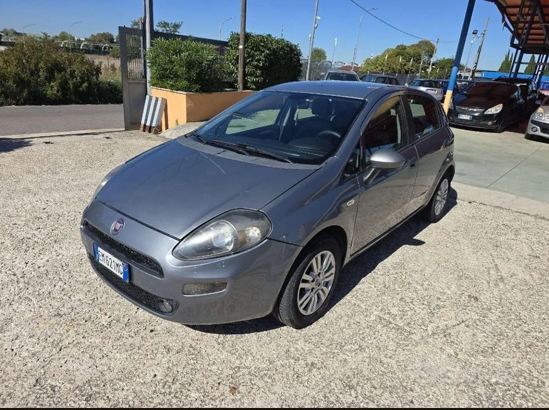Fiat Punto 2012 photo 3
