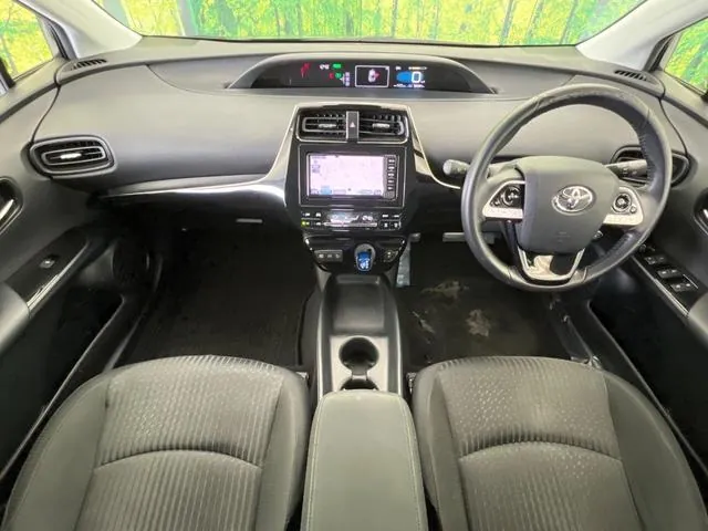 Toyota Prius 2017 photo 3
