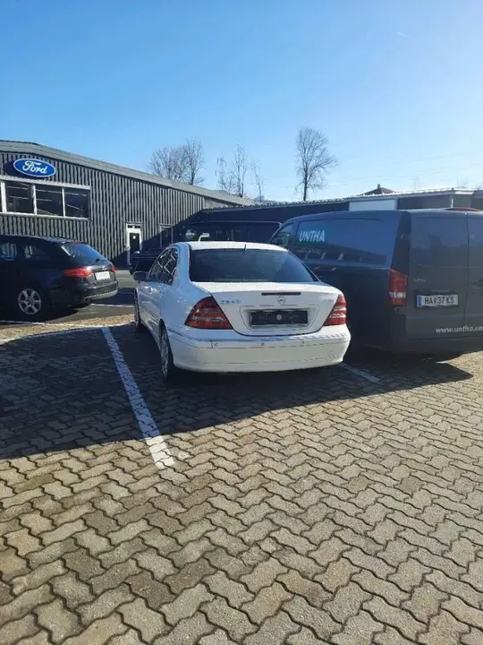 Mercedes-Benz C-Class 2005 photo 3