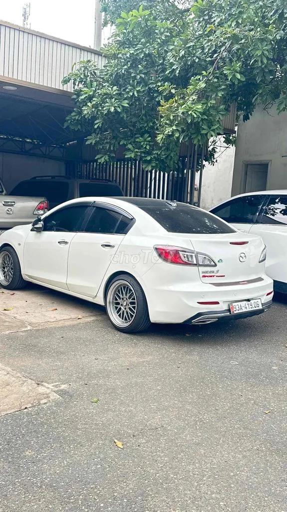Mazda 3 2012 photo 3