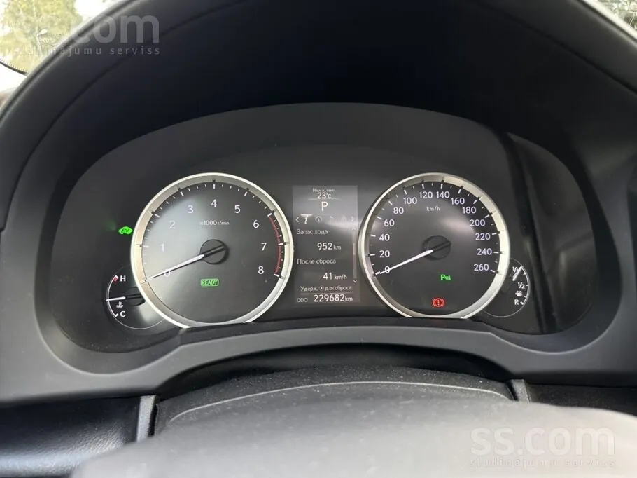 Lexus Is300H 2014 photo 5