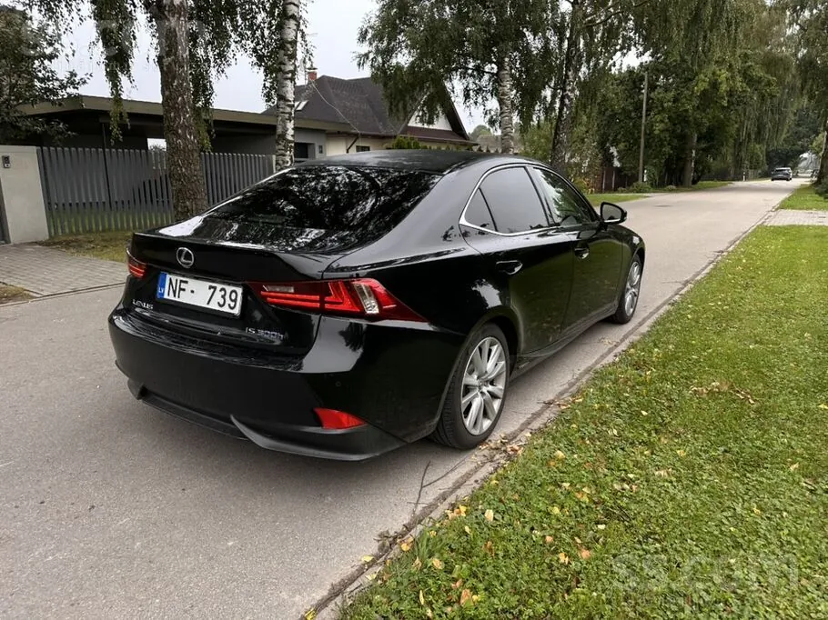 Lexus Is300H 2014 photo 4