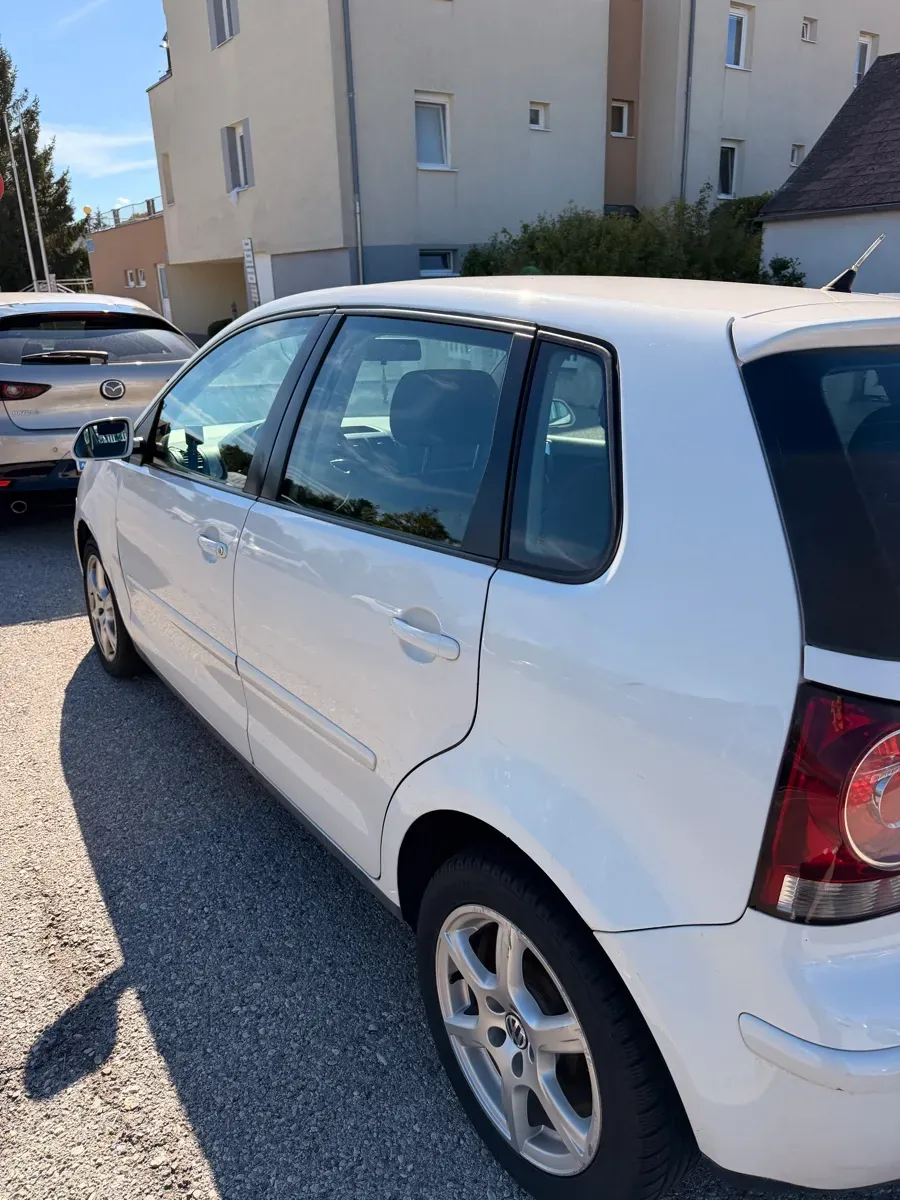 Volkswagen Polo 2008 photo 3