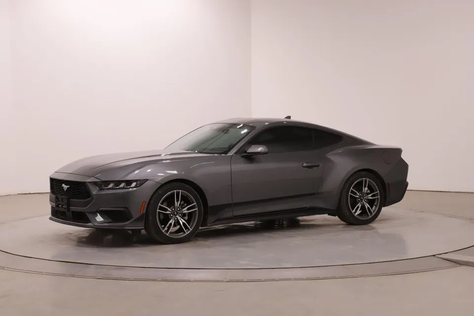 Ford Mustang 2024 photo 2