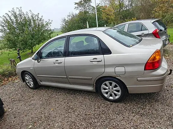 Suzuki Liana