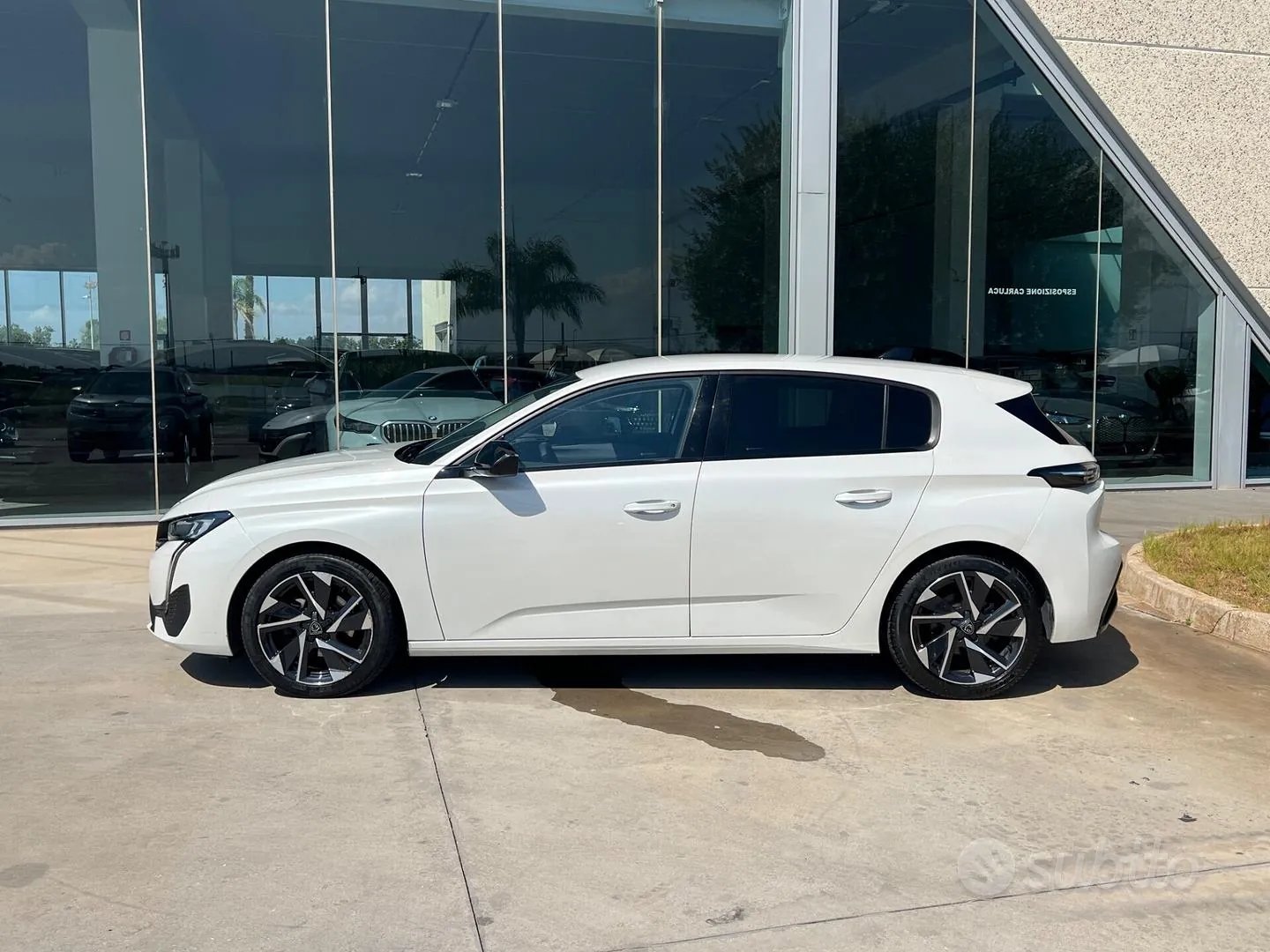 Peugeot 308 2022 photo 2