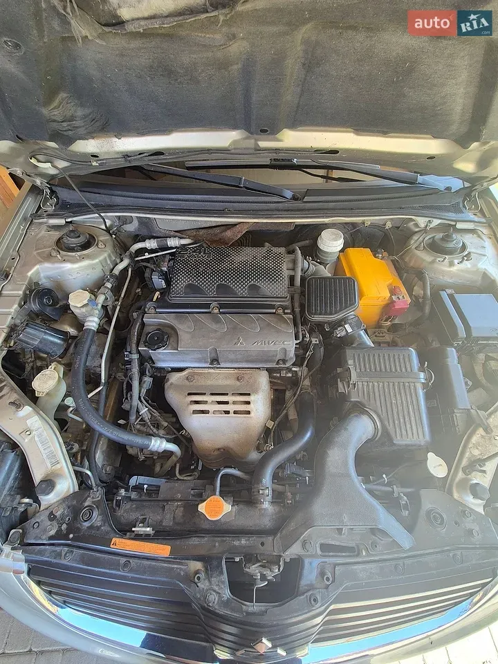 Mitsubishi Galant 2006 photo 2