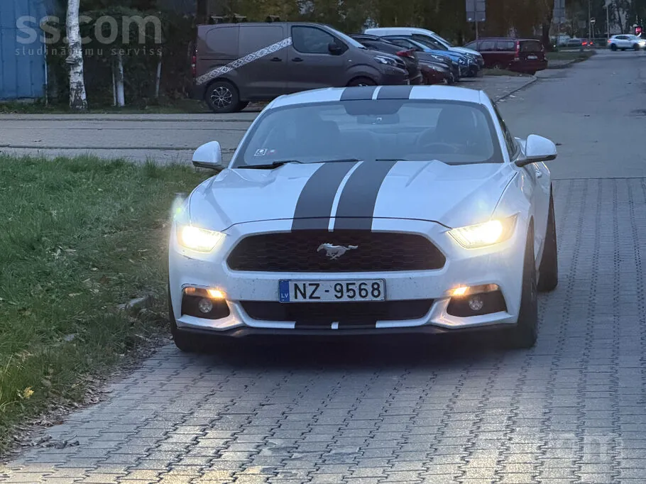Ford Mustang 2016 photo 2