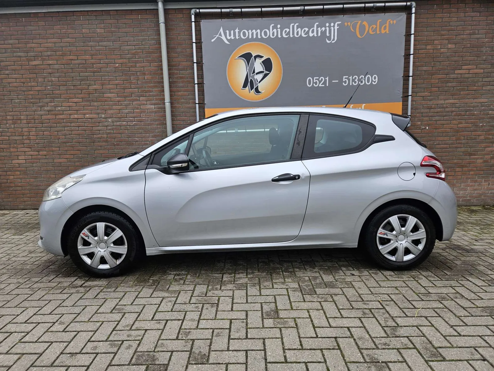 Peugeot 208 2014 photo 4