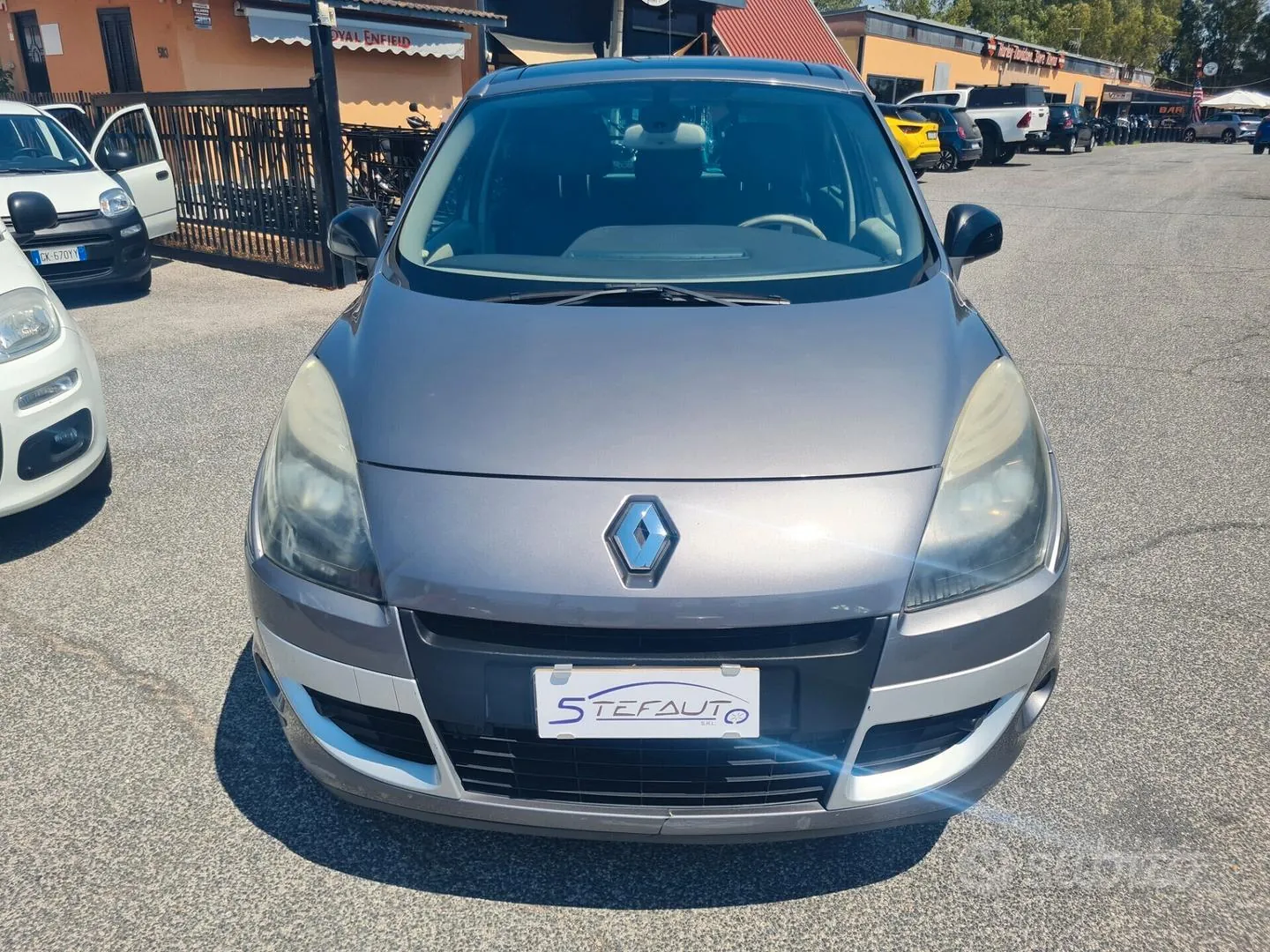 Renault Scenic 2011 photo 3