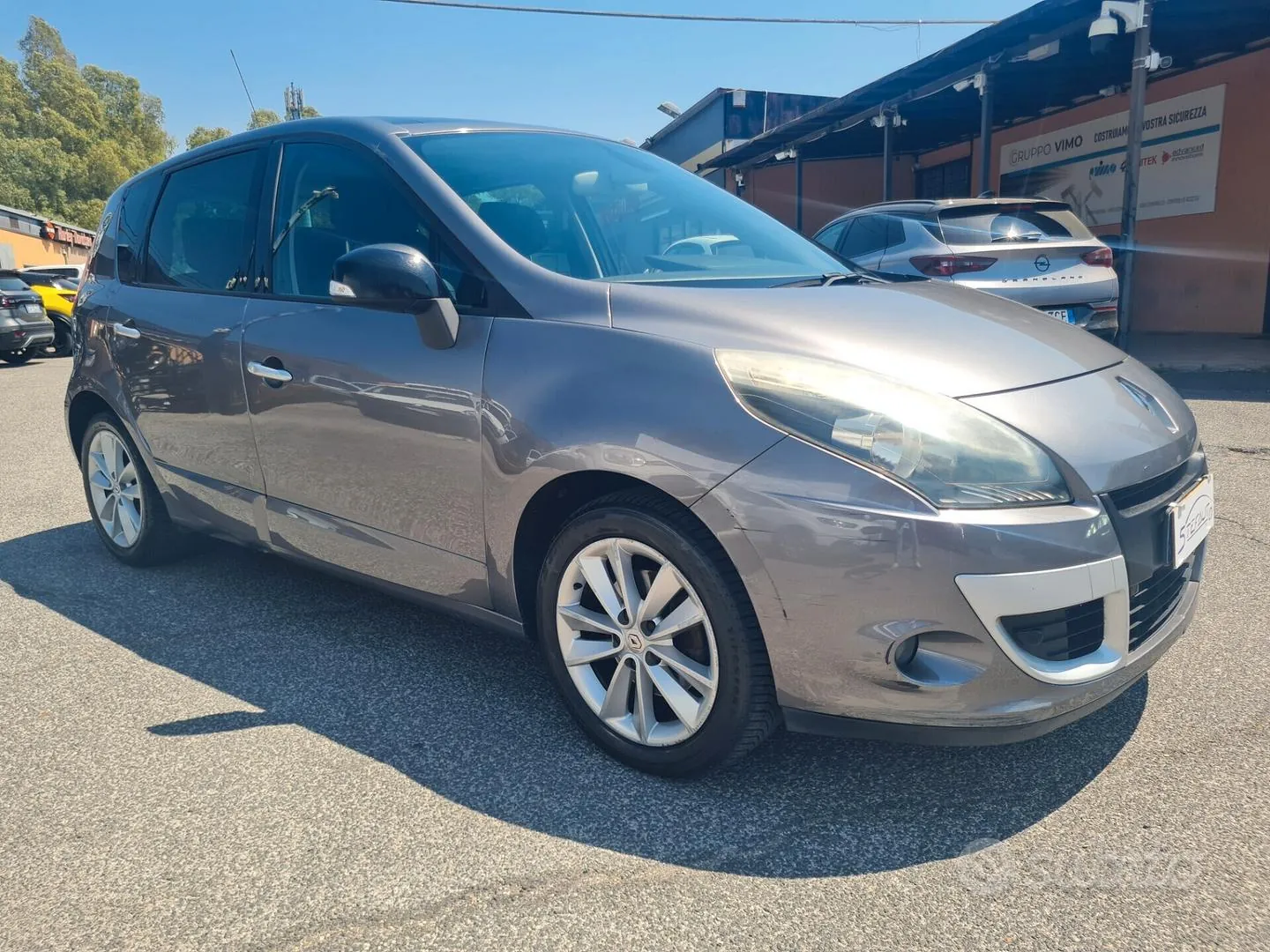 Renault Scenic 2011 photo 4
