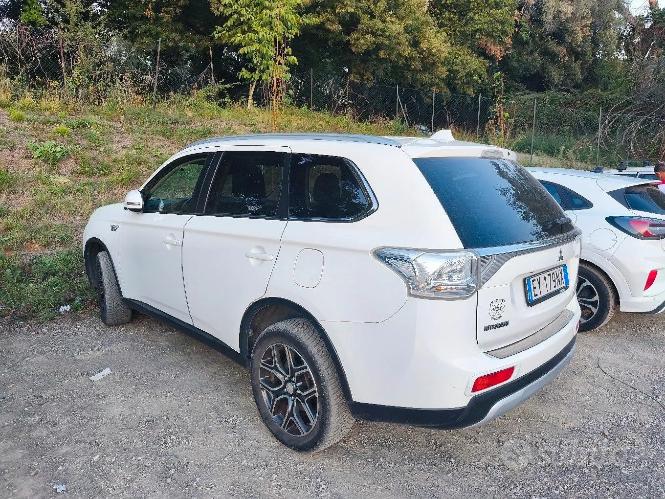 Mitsubishi Outlander 2015 photo 2
