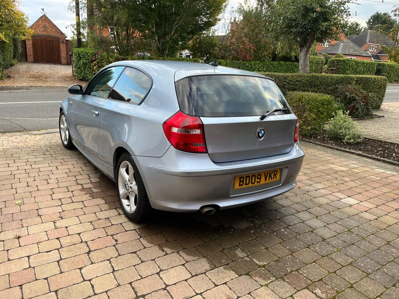 BMW 1 Series 2009 photo 2