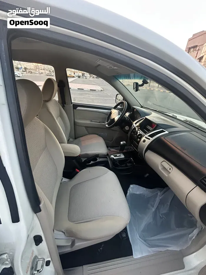 Mitsubishi Pajero 2012 photo 4
