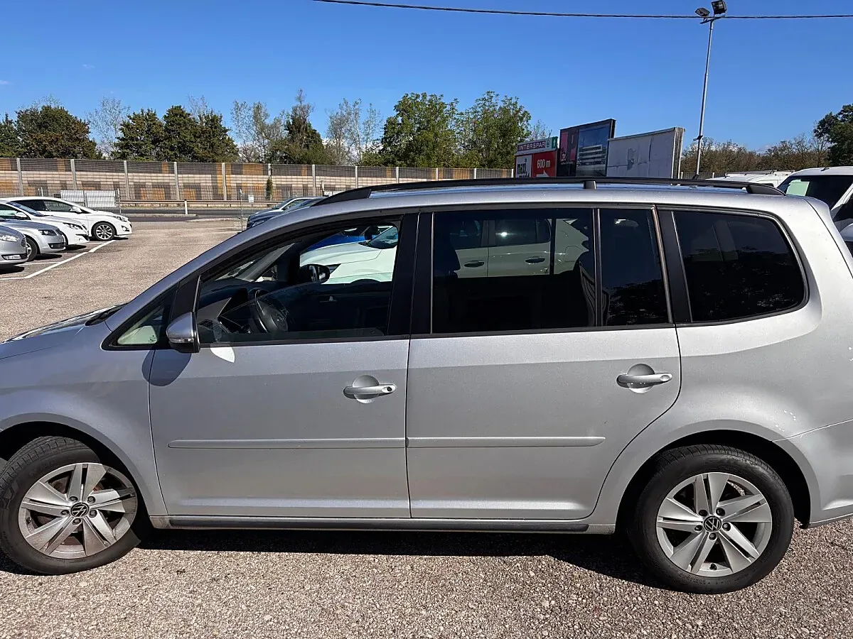 Volkswagen Touran 2010 photo 3