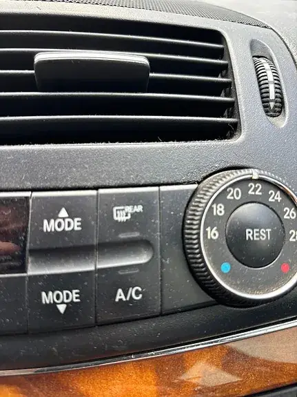 Mercedes-Benz E 220 D 2006 photo 2