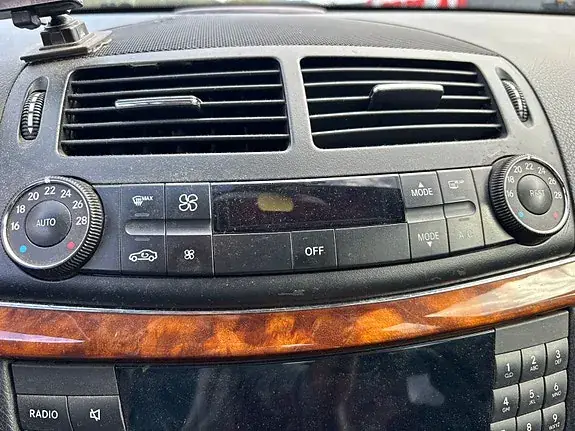 Mercedes-Benz E 220 D 2006 photo 4