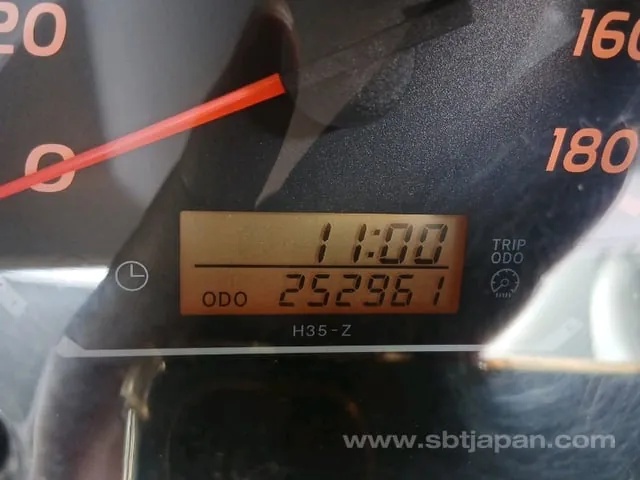 Toyota Hiace Van 2011 photo 5