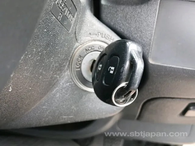 Toyota Hiace Van 2011 photo 3