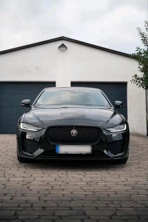 Jaguar Xe
