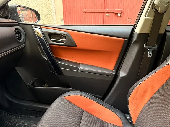 Toyota Auris 2015 photo 2