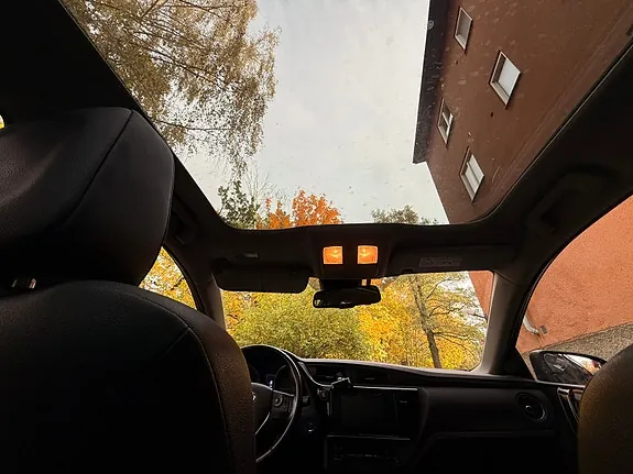 Toyota Auris 2015 photo 3