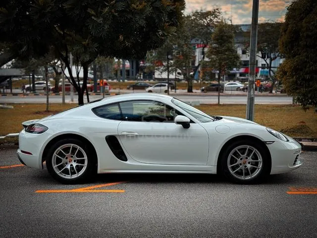 Porsche 718 Cayman