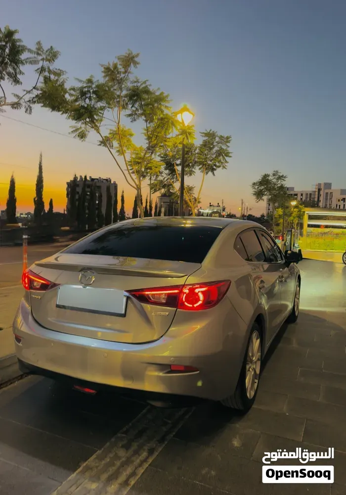 Mazda 3 2016 photo 2
