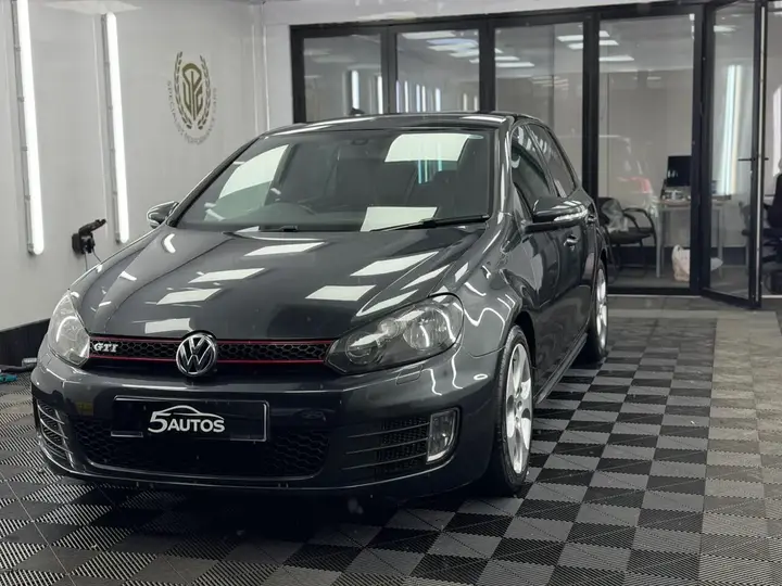 Volkswagen Golf 2012 photo 2