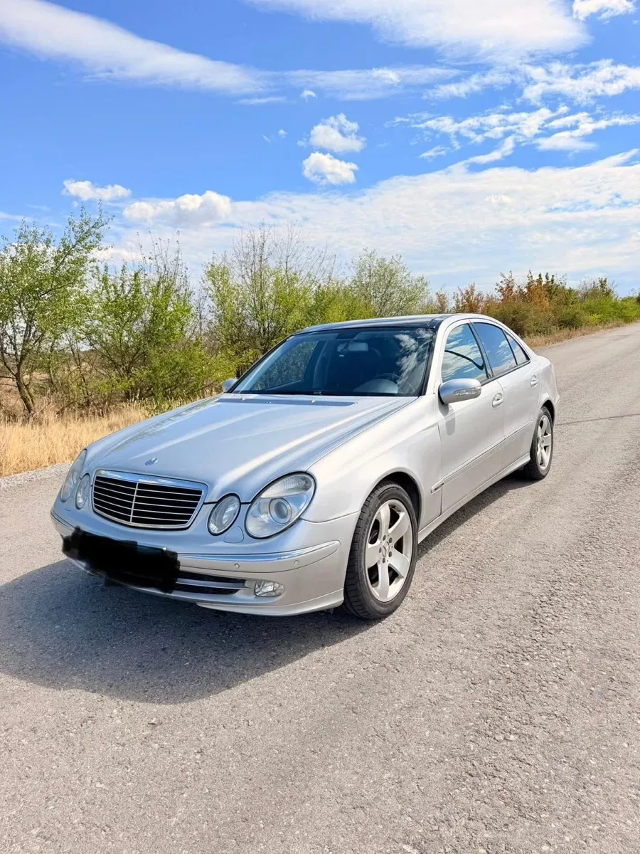Mercedes-Benz E-Class 2003 photo 3