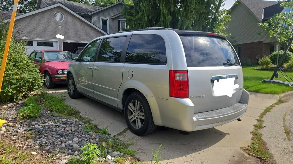 Dodge Grand Caravan 2010 photo 2