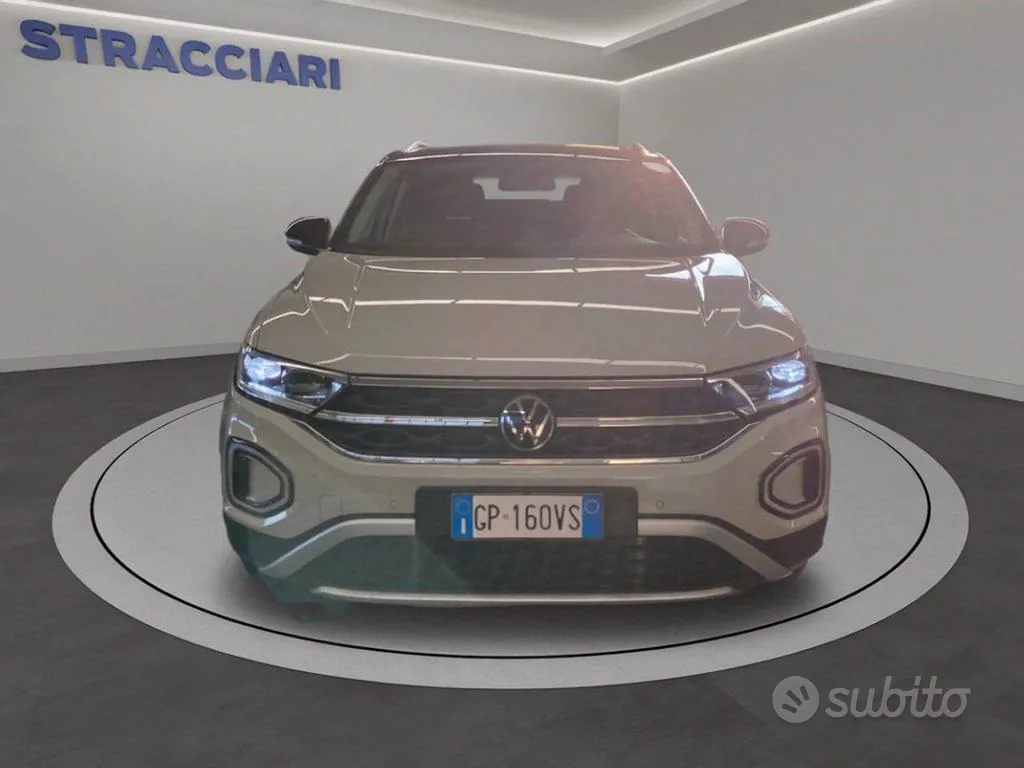 Volkswagen T-Roc 2023 photo 2