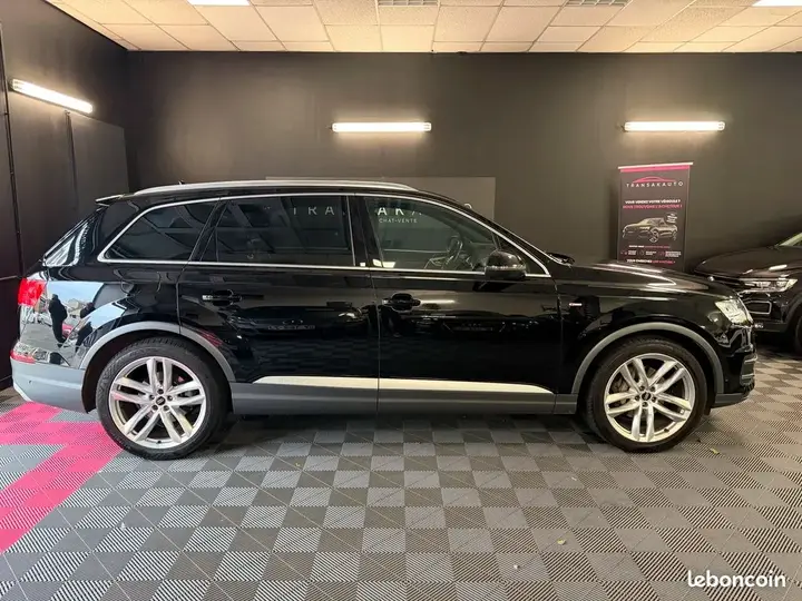 Audi Q7 2017 photo 2